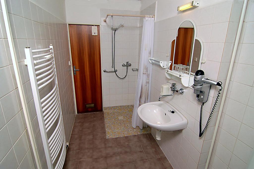 Hotel & Residence Royal Standard Praha Rom bilde